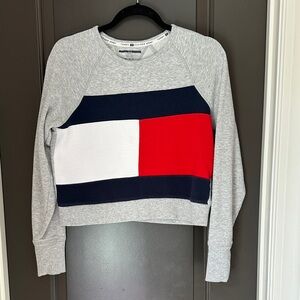 Tommy Hilfiger Gray Cropped Sweatshirt with Red, White, and Blue Flag Size XS